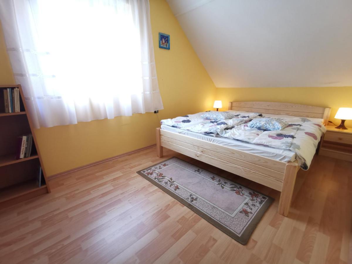 Erika vendégház centrumban Balatonkeresztúr Exteriör bild